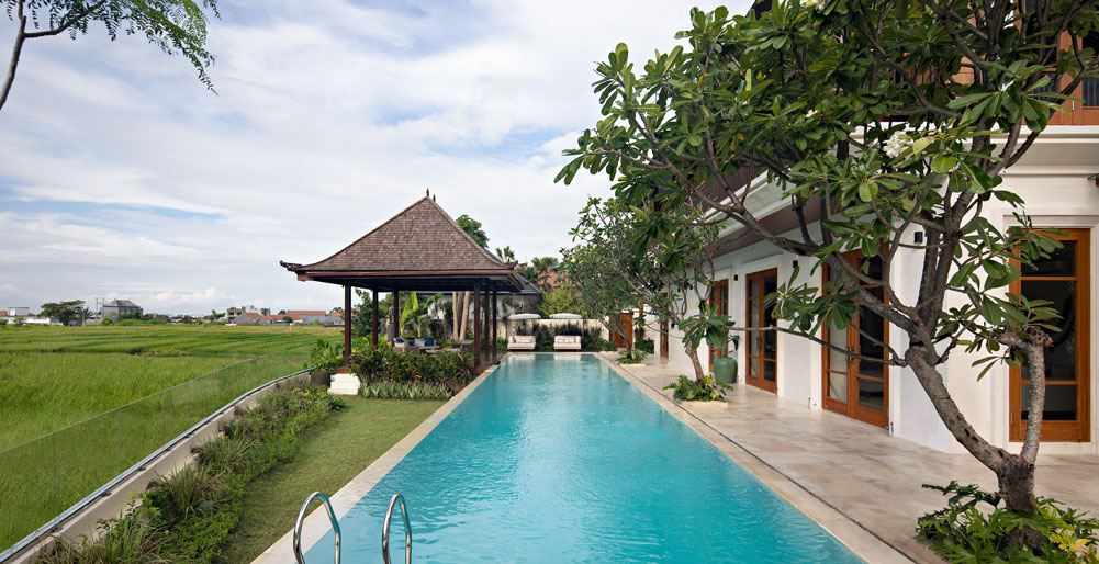 Villa Dhanika - Serene lap pool